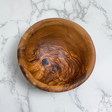 Afbeelding in Gallery-weergave laden, Bovenkant foto van de olijfhouten mueslikom van Olivenholz Erleben