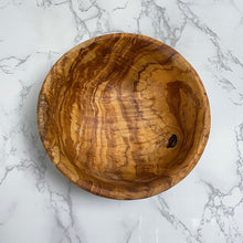 Afbeelding in Gallery-weergave laden, Bovenkant foto van de olijfhouten ontbijtkom van Olivenholz Erleben