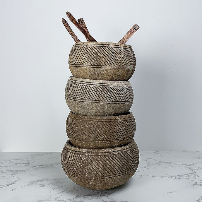 Set van vier Coconut Bowls Papu Stripe met vier kokoshouten lepels
