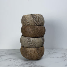 Afbeelding in Gallery-weergave laden, Set van vier Coconut Bowls Papu Palm