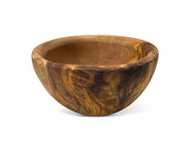 Afbeelding in Gallery-weergave laden, Olijfhouten ontbijtkom met een doorsneden van 14 centimeter. Volledig handgemaakt.