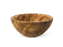 Afbeelding in Gallery-weergave laden, Handgemaakte olijfhouten ontbijtkom met een diameter van 16 centimeter