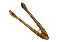 Afbeelding in Gallery-weergave laden, Handgemaakte olijfhouten saladetang met een aluminium veer.