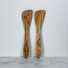 Afbeelding in Gallery-weergave laden, Set van 2 keukenspatels | Olivenholz Erleben