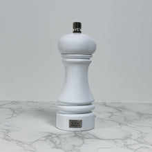 Afbeelding in Gallery-weergave laden, Witte houten zoutmolen 15 cm | OGO Living